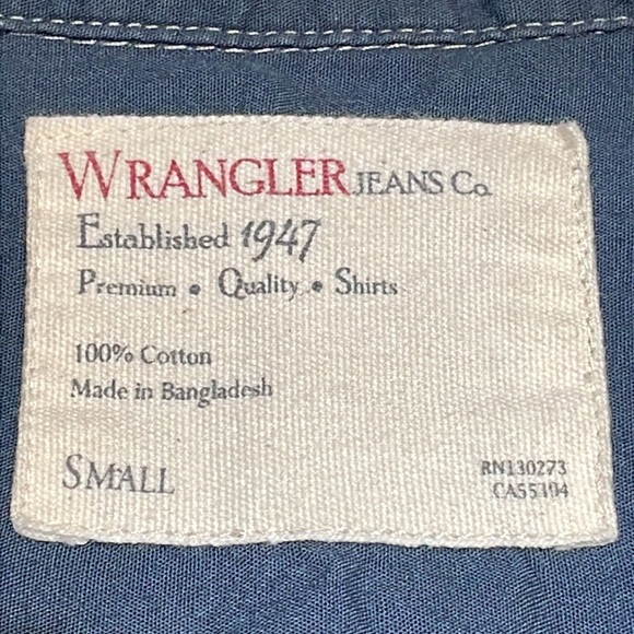 Wrangler button up long sleeve blue Western shirt size Small 2 chest pockets - Picture 8 of 9